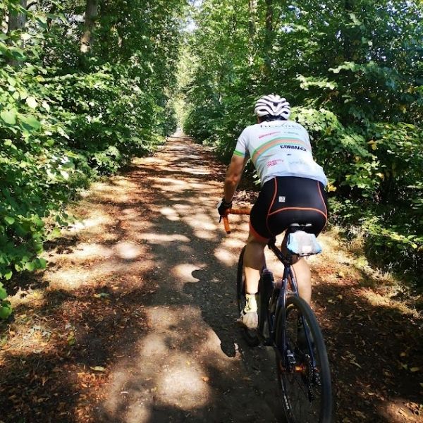 Gravel rider passing through Littlewrth Common